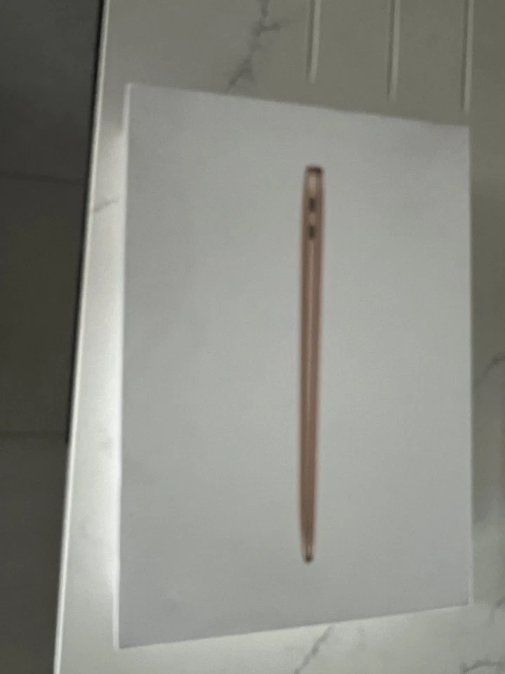 Apple MacBook Air 13" Late 2018 i5 1.6GHz 8GB RAM 128GB SSD MRE82LL/A Laptop - Image 4 of 4