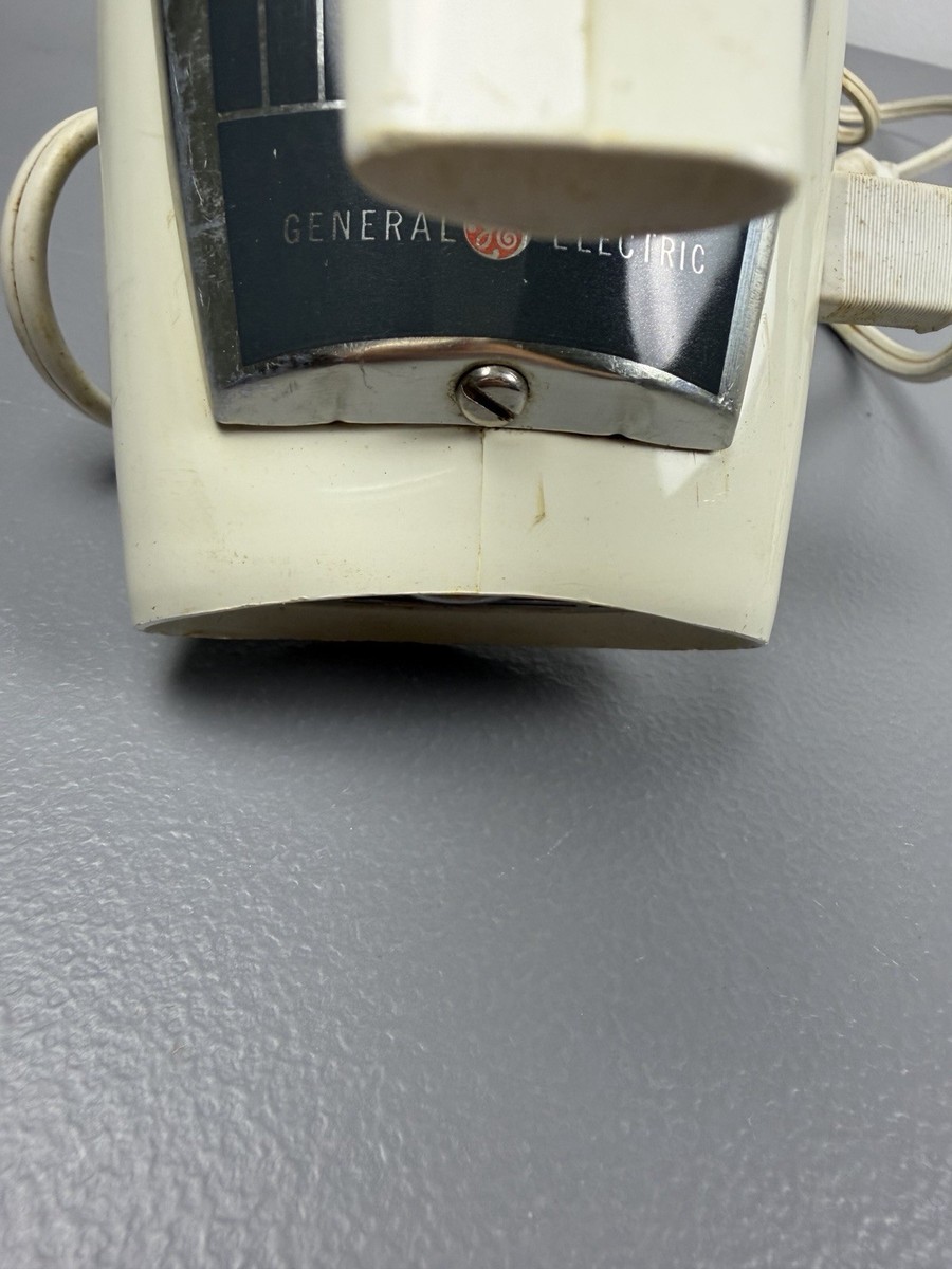Vintage GE General Electric 3-Speed Hand Mixer 30M47 605 Works Hi
