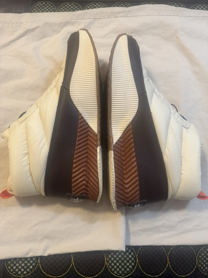 Bota aislante impermeable con cremallera hinchada Sorel Out N About III para mujer talla 9,5 EE. UU. Foto 3 de 4