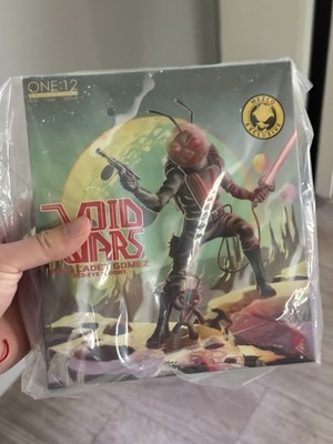 Mezco One:12 Scale Void Cadet Gomez Red Eyes Knight