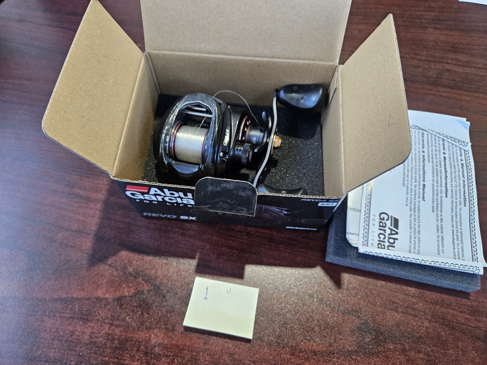 Abu Garcia Ambassadeur Revo 4 SX Baitcasting Reel R/H 10BB 6