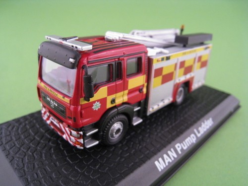 MAN F16 Pump Ladder Fire Engine Display Case Scale 1:72 Atlas Original Packaging NEW - Picture 8 of 10