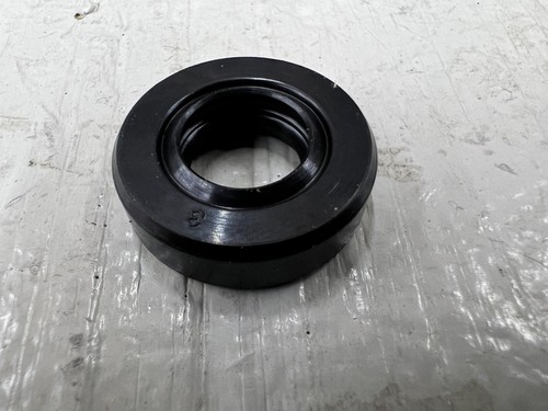 Genuine James Gaskets Dyna Softail ,Touring 5 Speed Shifter Shaft Oil Seal - Picture 6 of 9