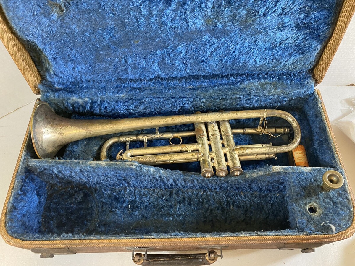 vintage Conn Ltd. Elkhart IND trumpet, electric oil, & mouth piece