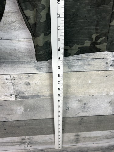 Burnside Men’s Green Camo Shorts 30 - Picture 5 of 5