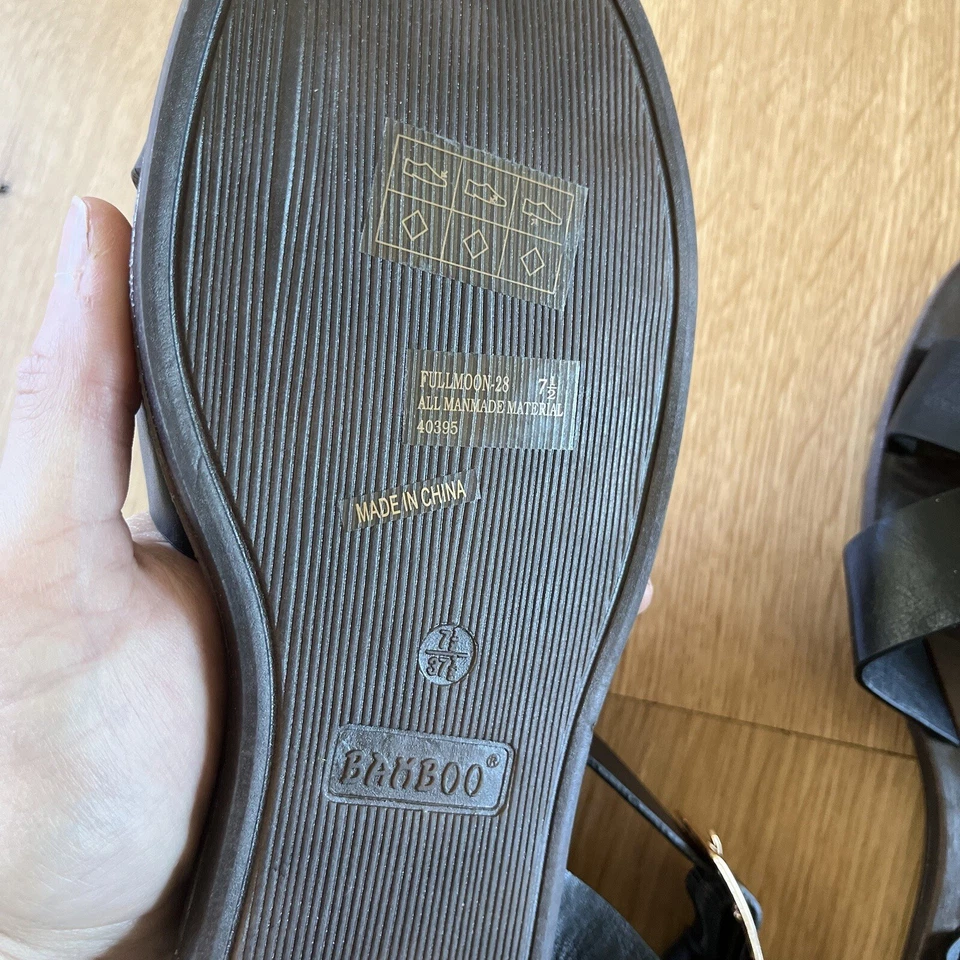 Sandalias de bambú para mujer negras gladiador talla 7,5 correa cruzada planas punta abierta Foto 4 de 4