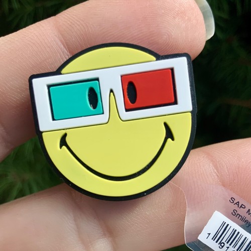 1 Piece Crocs Smiley Brand 3D Glasses Jibbitz for Shoes New, Authentic Charm - Picture 3 of 3