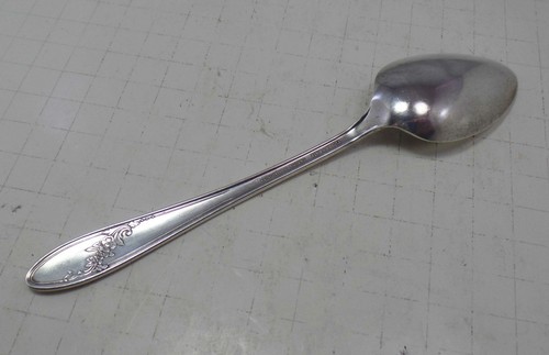 Vintage Tudor Plate Oneida Community "Queen Bess" Pattern - 7" Silverplate Spoon - Picture 2 of 4