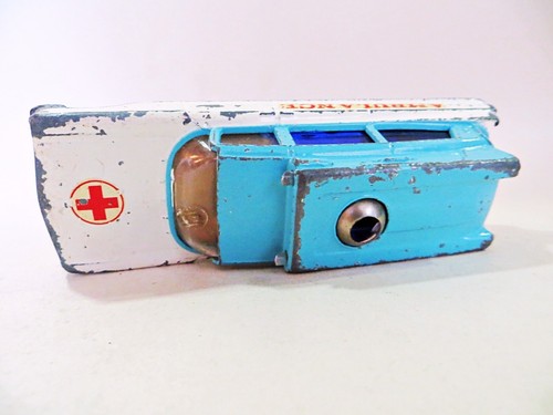 CORGI 437 'CADILLAC SUPERIOR AMBULANCE' SUIT SPARES/REPAIR/RESTORATION - Picture 5 of 6
