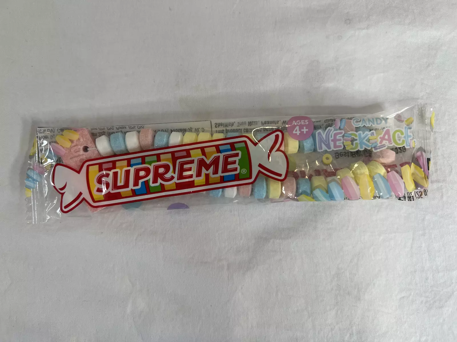 Collier Supreme Candy objet de collection authentique
