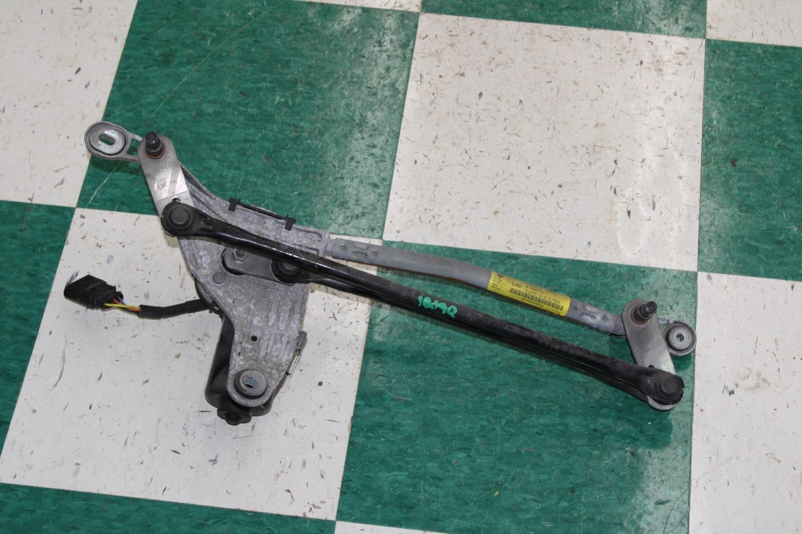 Maserati Ghibli 2014-2022 Front Windshield wiper motor