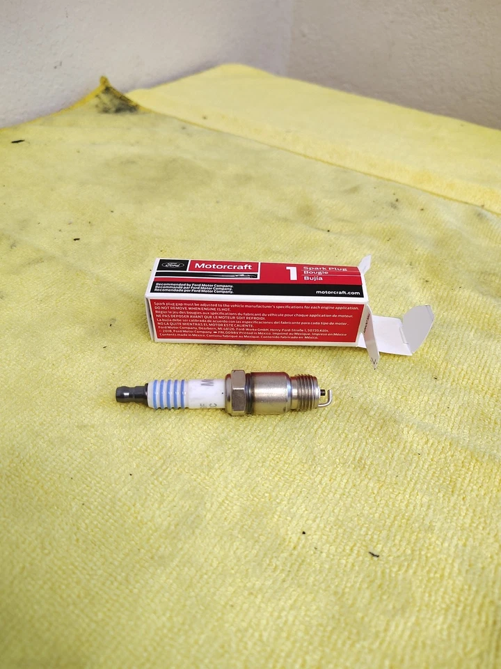 Bujía Motorcraft para Buick Apollo, Chrysler Cordoba, Ford Bronco vendida... Foto 2 de 4