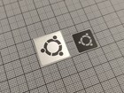 6 x srebrne naklejki z logo Ubuntu Linux na obudowę komputera i super pakiet kluczy