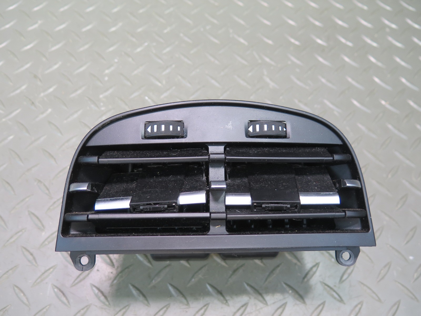 2014-2017 MASERATI GHIBLI M157 CENTER CONSOLE REAR AIR VENT GRILLE