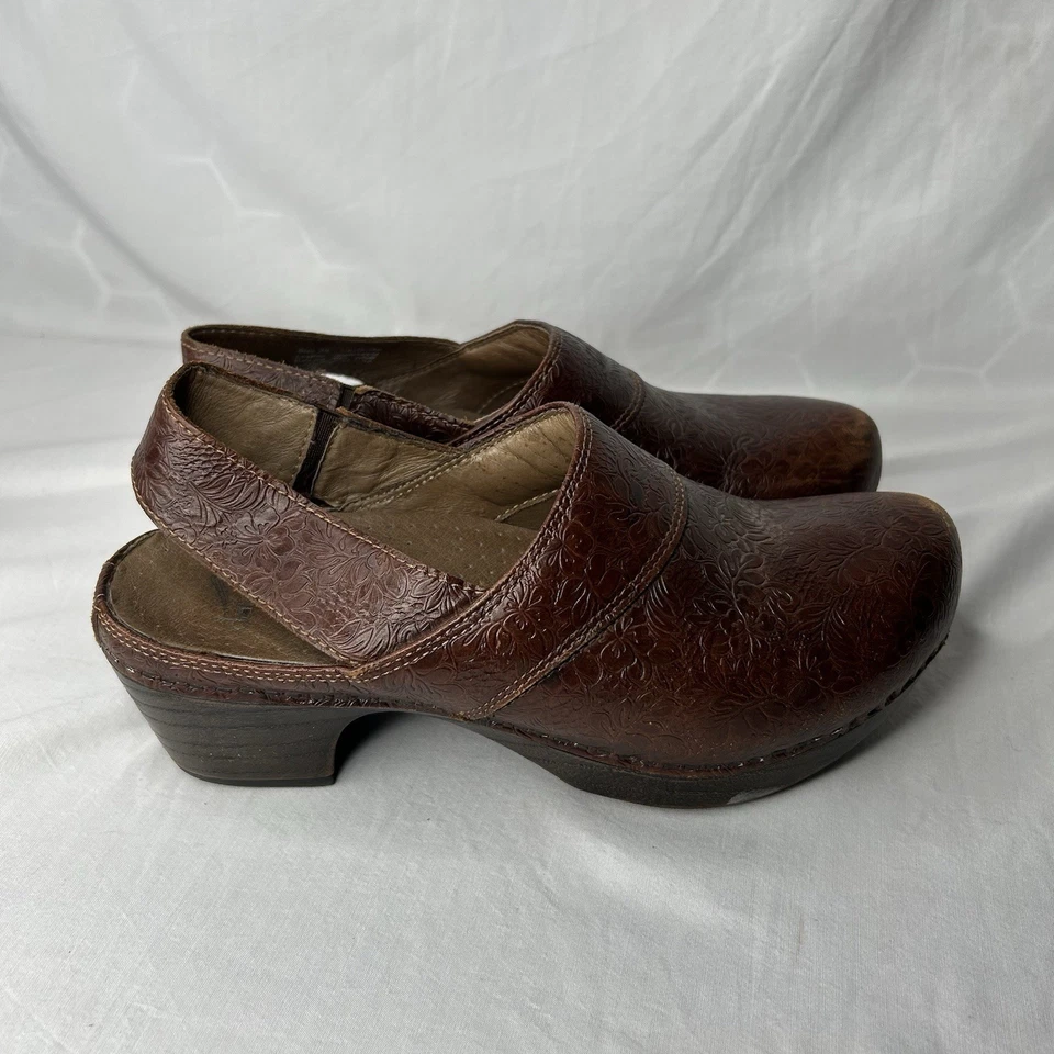 Zuecos Dansko Marrón Floral Prima Cuero Tooled con Correa Para Mujer Talla 39/8.5 Foto 3 de 4