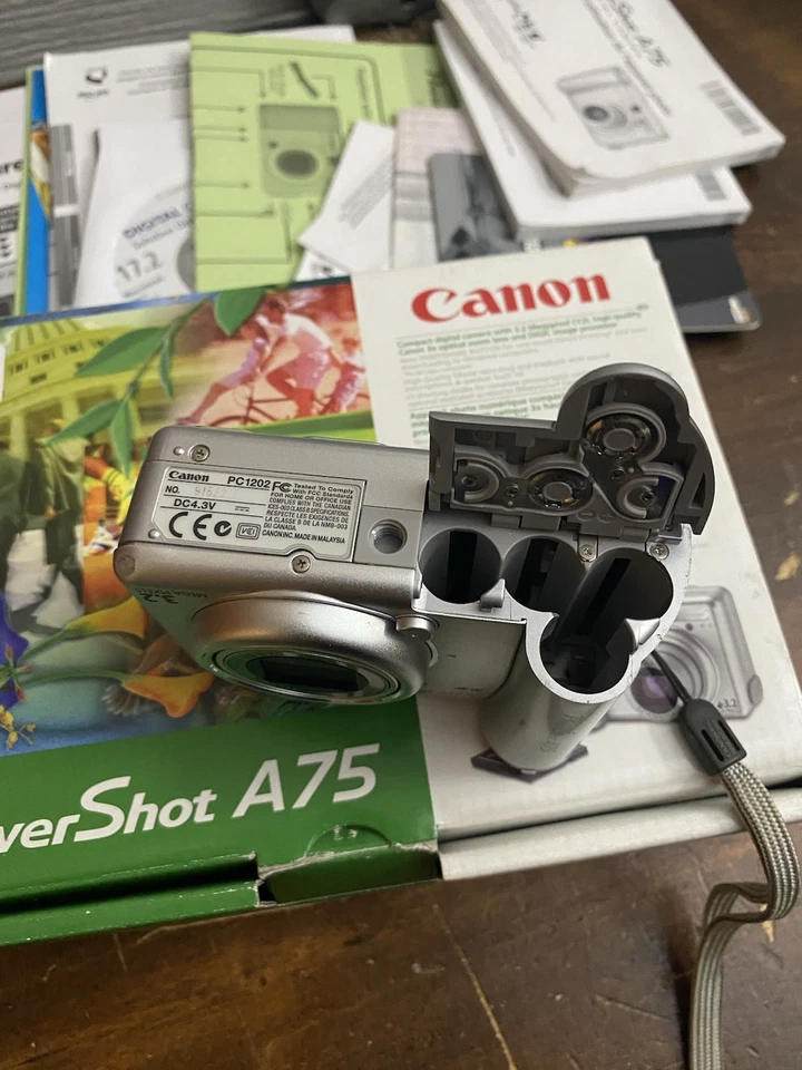 Canon PowerShot A75 Digital Camera 3.2 MP 3x Zoom Compact Flash Card Complete - Image 4 of 4