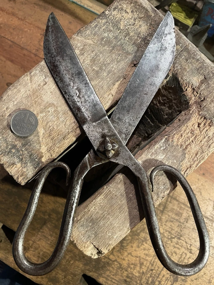 Alte geschmiedete Schere 26 cm lang ANTIK Werkzeug Vintage Museum Schneider - Bild 3 von 4