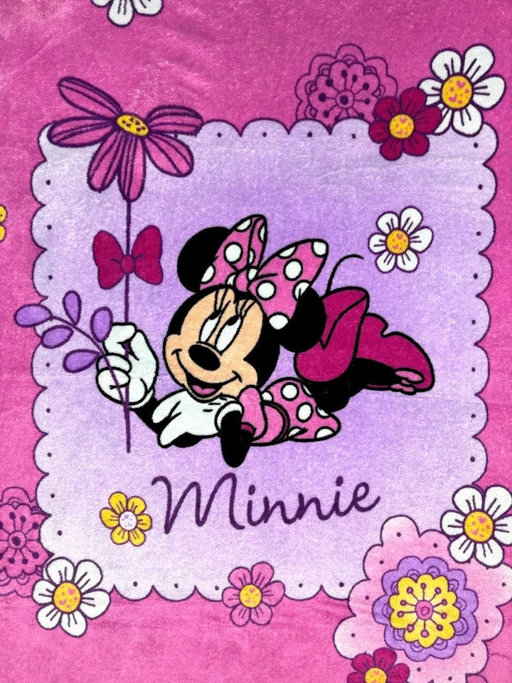 Флисовое одеяло Disney Minnie Mouse розовое фиолетовое атласная верхняя отделка цветок ромашки 40x50 - Изображение 2 из 4