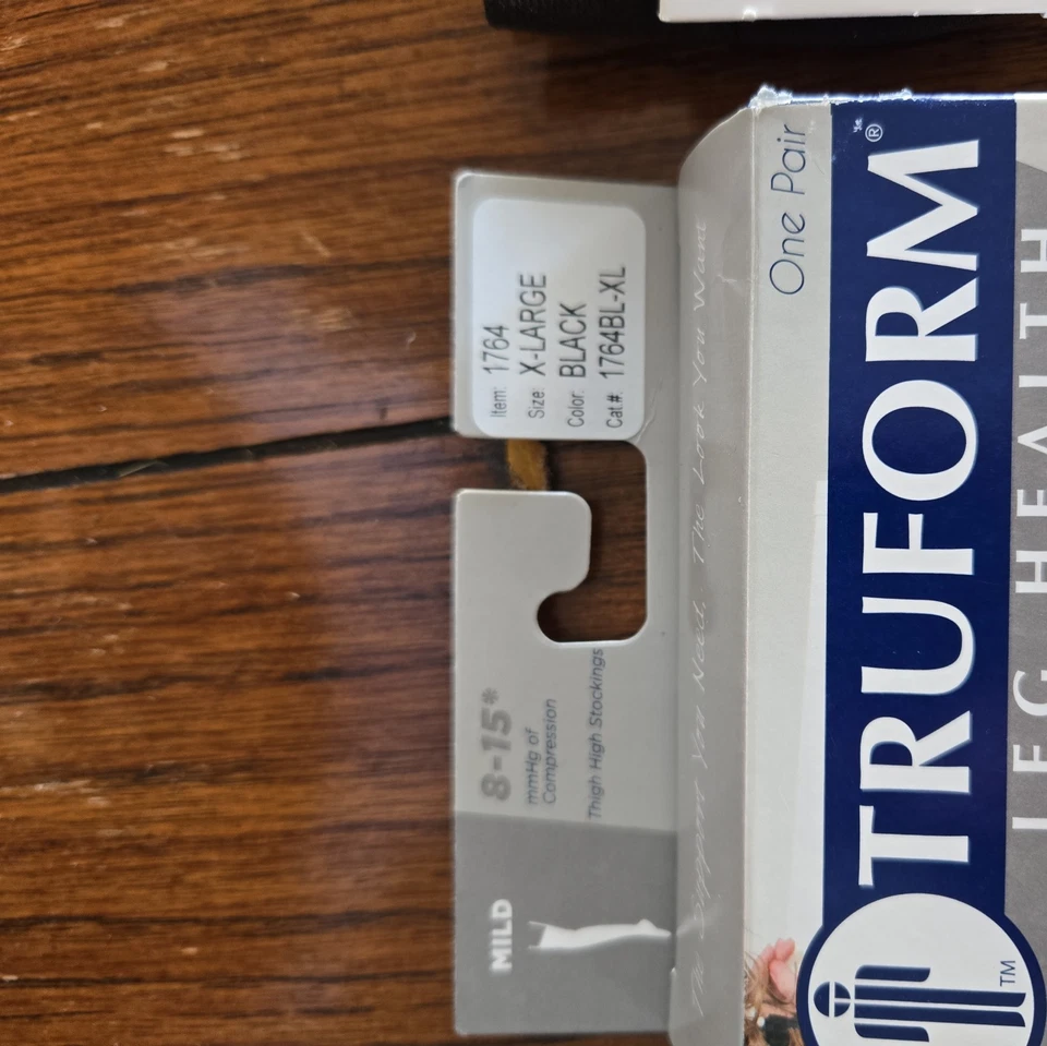 Medias Truform Top de encaje hasta el muslo tono negro y marrón  Foto 3 de 4