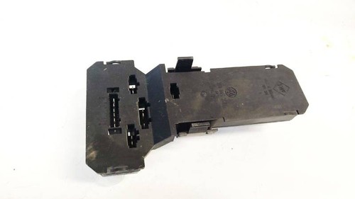 3B9945257 Lampenträger Rücklicht Rückleuchte innen Heckklappe  DE2803850-43