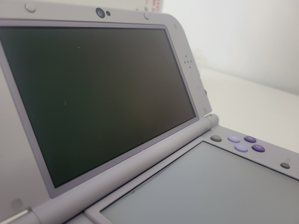 Nintendo New Nintendo 3DS XL SNES Edition Gray 4 GB Handheld Console