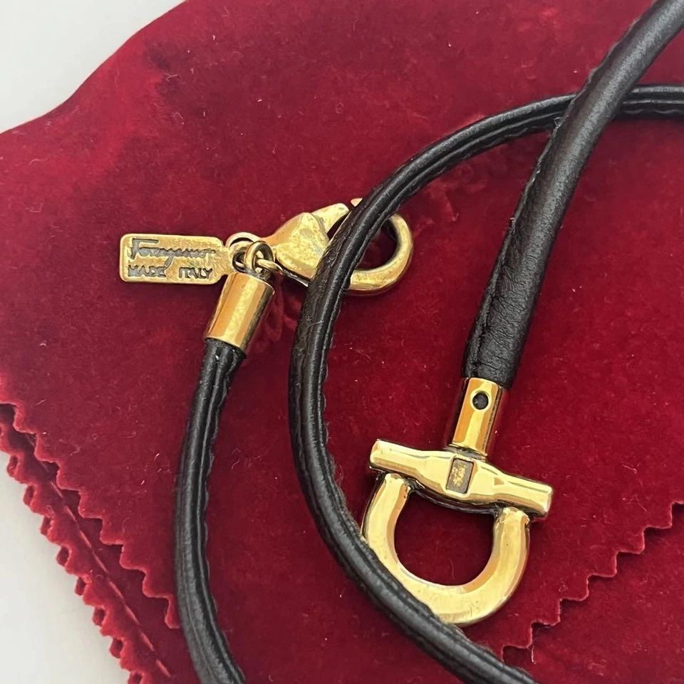 Salvatore Ferragamo Gancini 标志手链手镯金色黑色皮革带盒 — 第 3/4 张图片