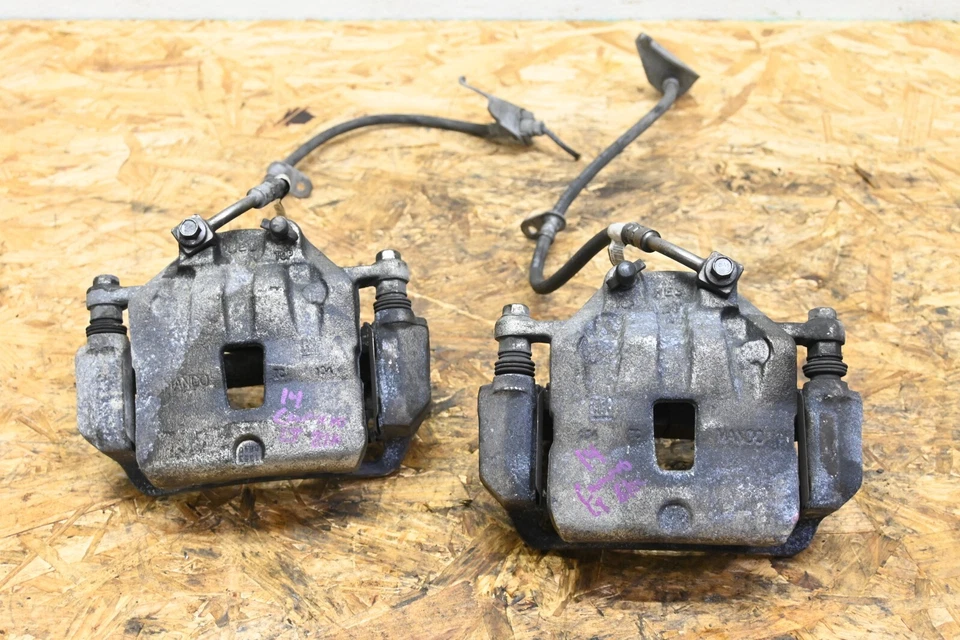 Juego de pinzas de freno mando delanteras izquierda y derecha 10-15 Chevy Camaro 3,6 L OEM 81 k Foto 2 de 4