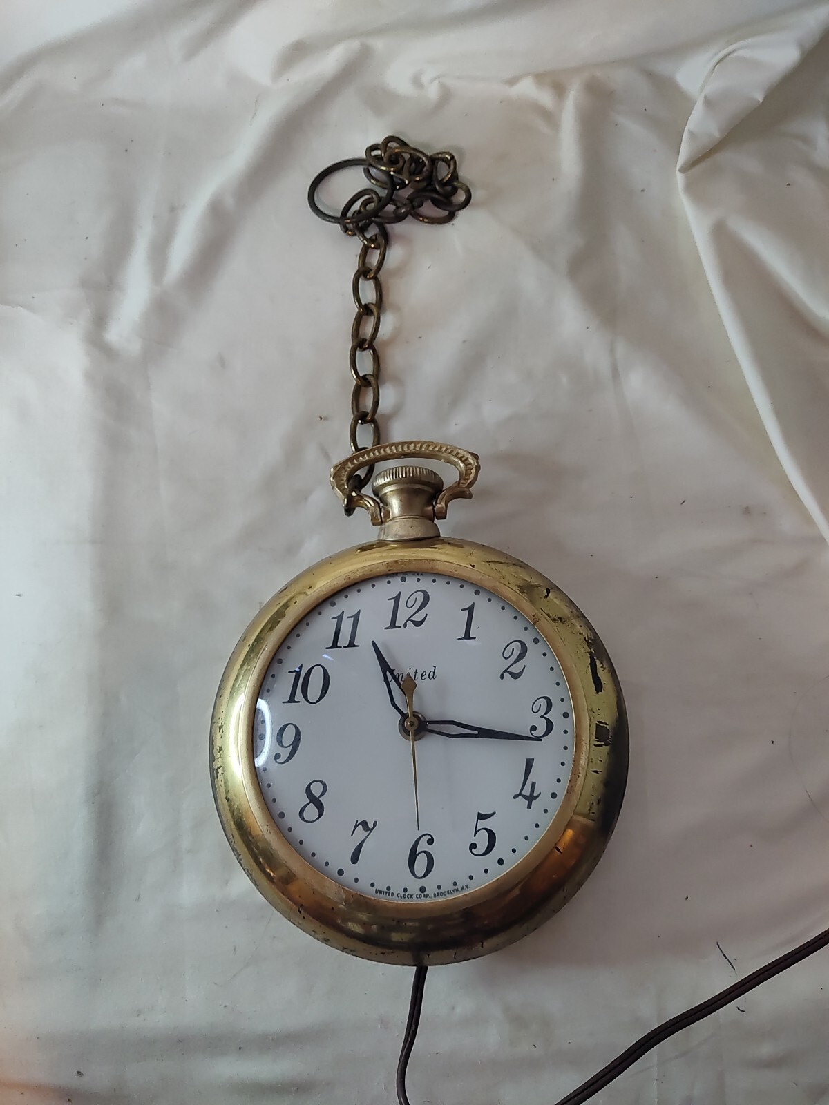 United Metal Hanging Chain Clock #370 Pocket Watch Shaped Working Electric Wall