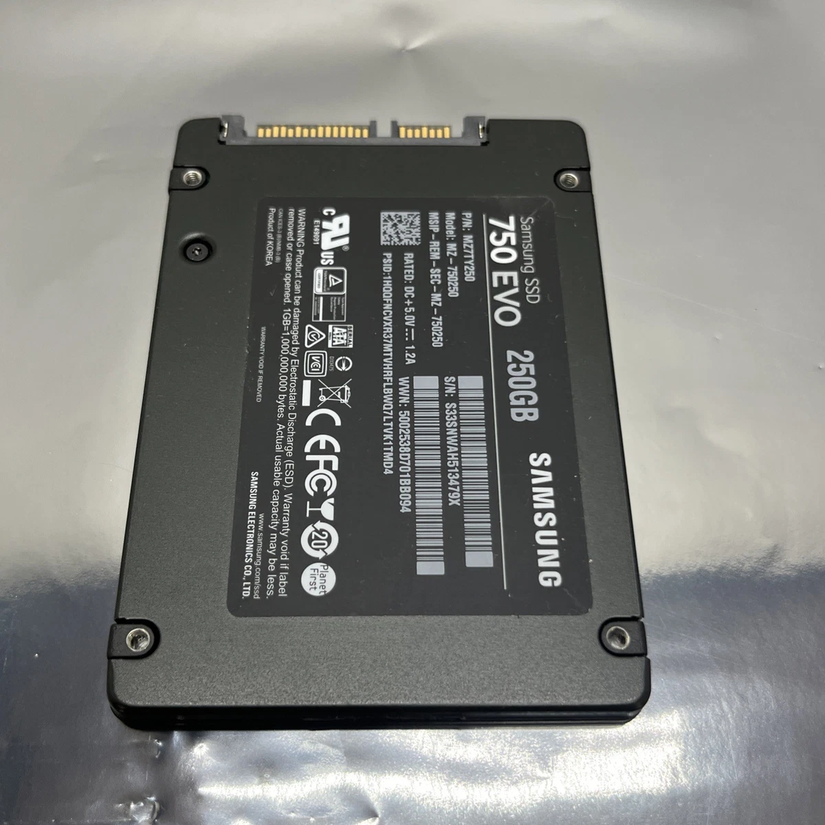 Samsung SATA III 2.5 in Form Factor 256 GB Internal Hard Disk
