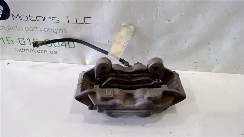 Pinza de freno delantera derecha Chevrolet Colorado 2019-2021 OEM 84737986 Foto 4 de 4