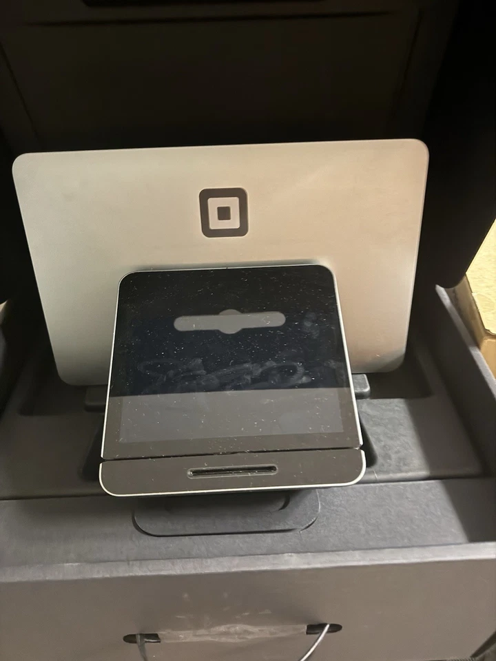 POS-система Square Register - черная, бывшая в употреблении - работает отлично - сброс настроек к заводским - Изображение 2 из 3