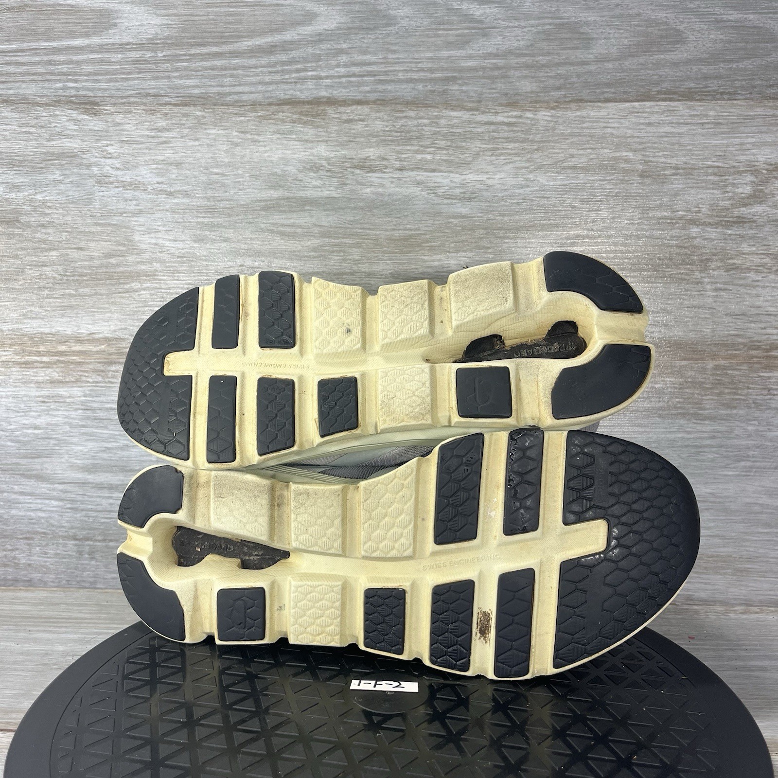 On Women’s Cloudrunner Athletic Running Shoes Siz… - image 8