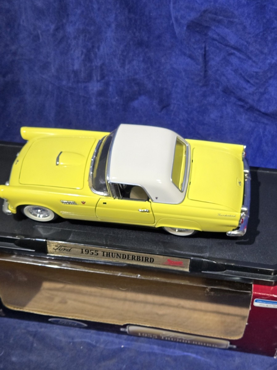 Road Signature 1955 Ford Thunderbird Yellow 1:18 Diecast - Exc