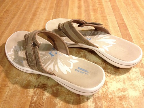 Clarks Womens 7.5M Brinkley Jazz Tan Brown Beige Leather Flip Flop Thong Sandals - Picture 4 of 12