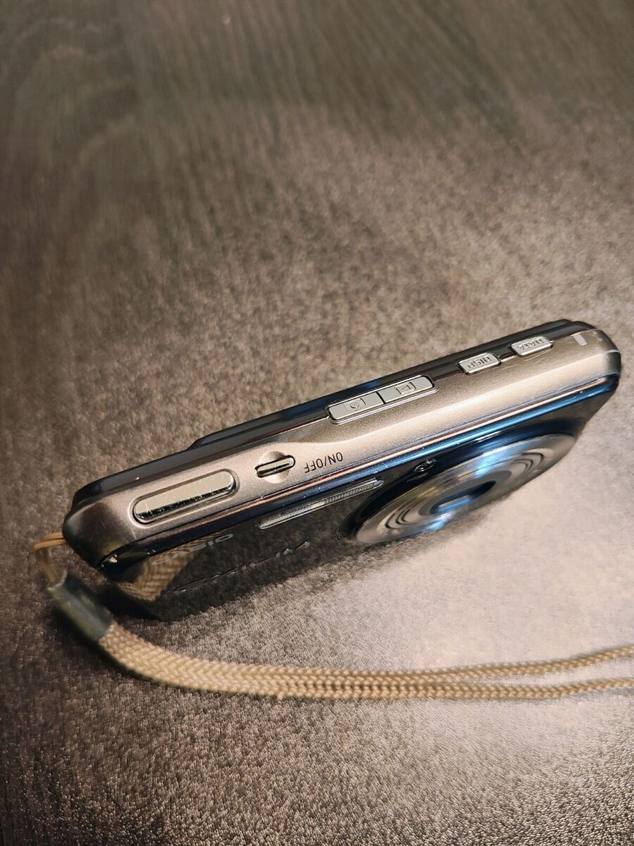 Casio Exilim EX-S880 Digital Camera 8.1 MP Optical Anti Casio Exilim EX-S880 Digital Camera 8.1 MP Optical Anti