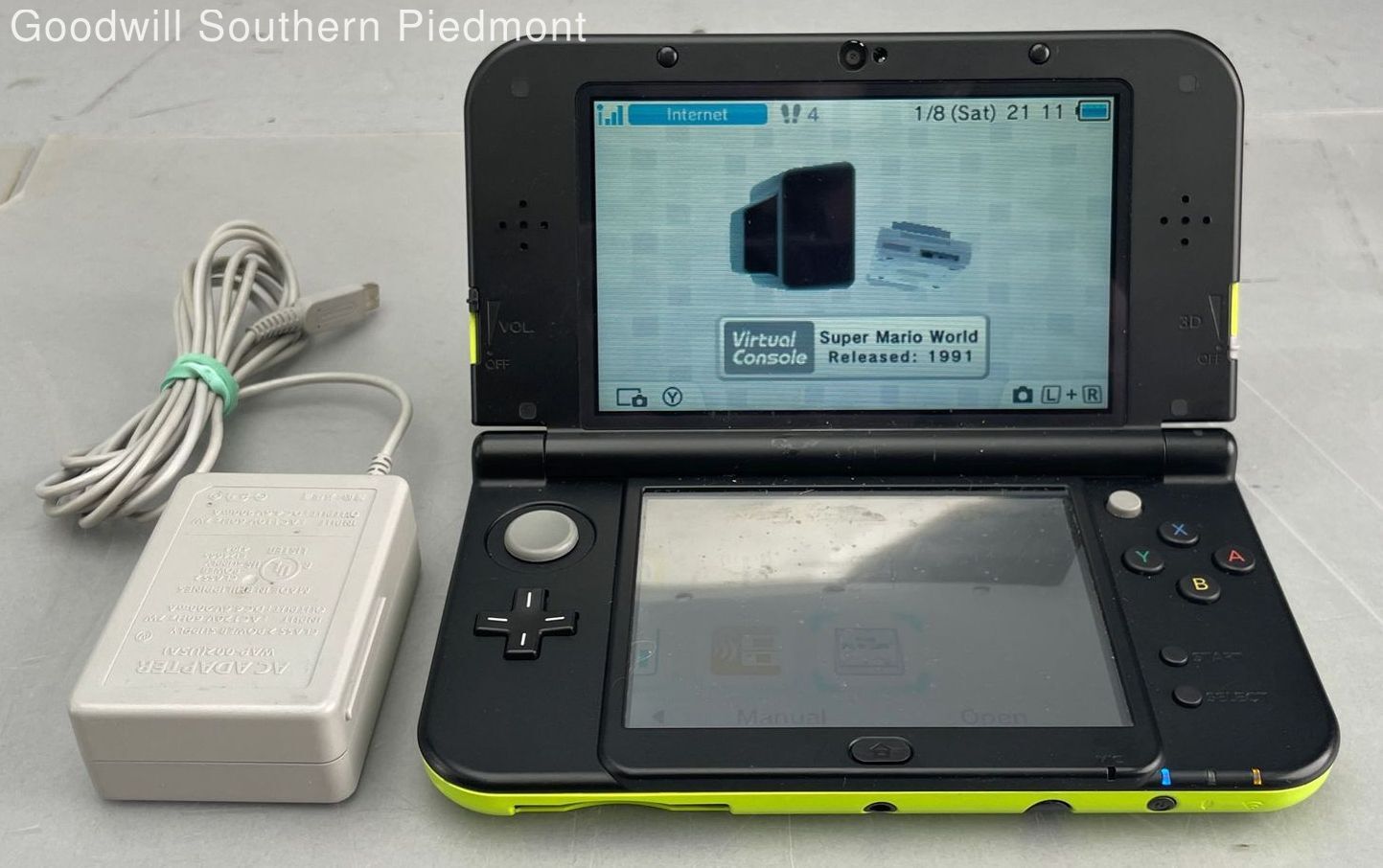 New Nintendo 3DS XL Lime Green Super Mario World SNES Limited Edition