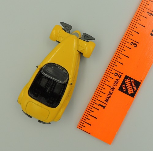 Johnny Lightning 1996 Yellow Plymouth Prowler Sports Car Vintage - Picture 6 of 6