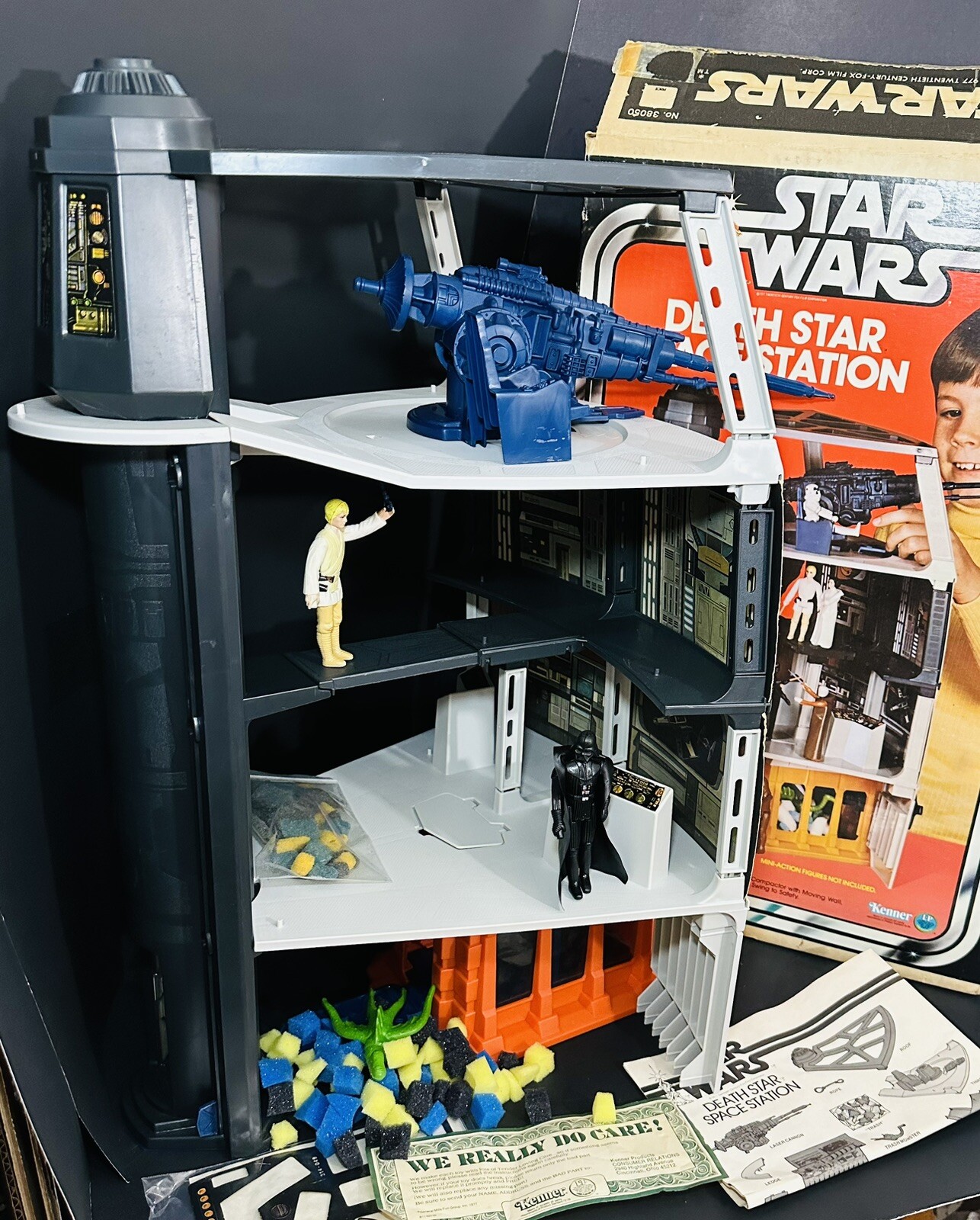 Star Wars Vintage Death Star Playset 1978 Kenner W/Box & Action Figures