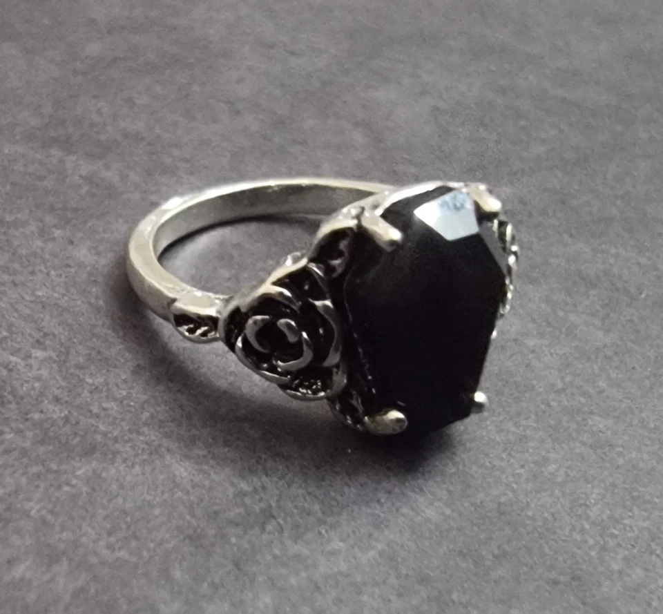 New Silver & Black Coffin Rose Finger Ring Gothic Ladies Jewellery Size 9/R½ S — 第 3/4 张图片