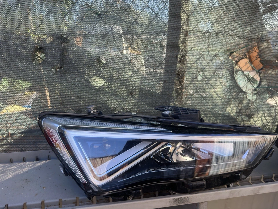 SEAT LEON IV 4 Originale Fari Destro Sinistro Full Led 5FB941008F 5FB941007F - Immagine 3 di 4