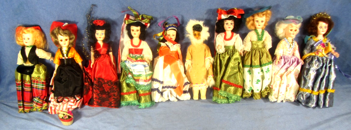 Vintage Set of 10 ARCO Gasoline 1960's Dolls of the World w/Boxes