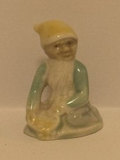 Leprechaun WADE WHIMSIE Aged China Pottery Figurine Ornament #JYR143