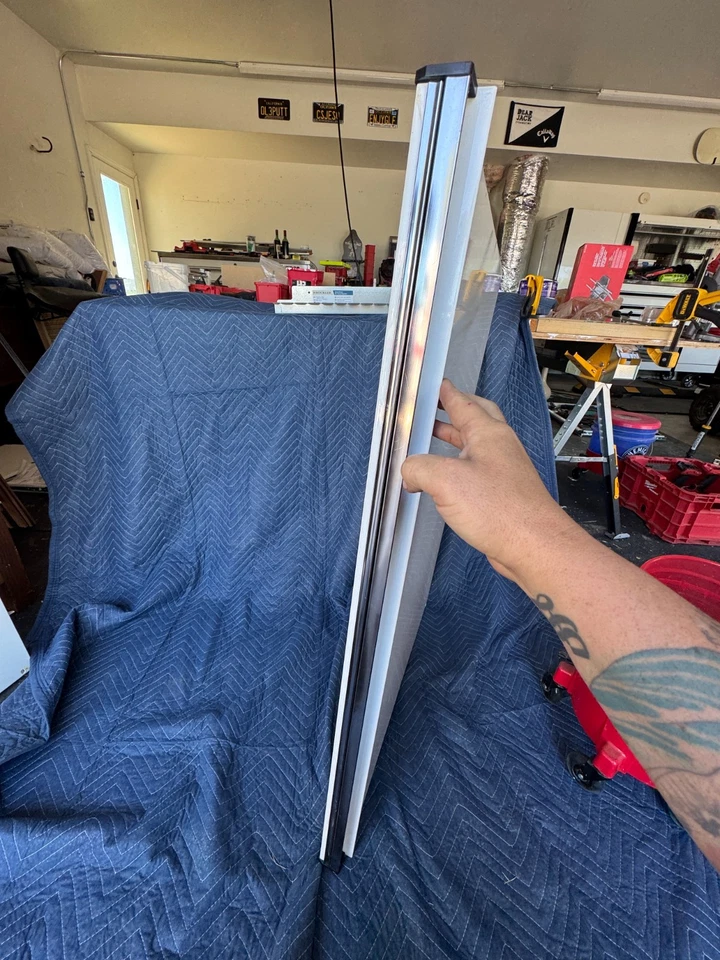 "Cajón Snap On Epiq 2"" - Estándar 38"" de ancho, blanco brillante con borde cromado" Foto 2 de 3