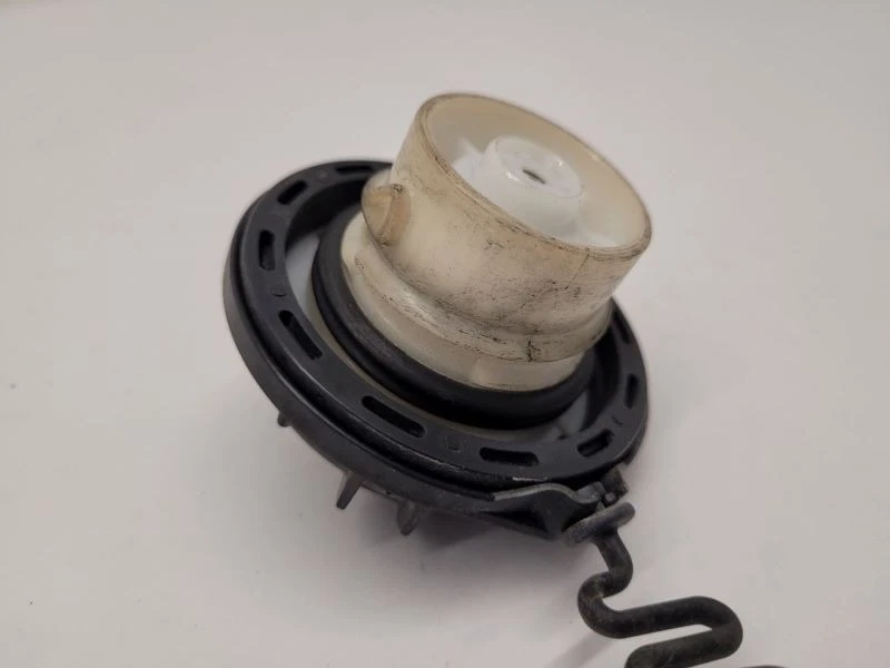 Серая дверь топливного бака 2007-2011 DODGE NITRO 55394206AD - Изображение 4 из 4