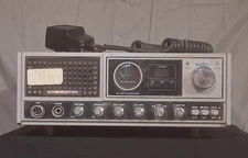 Uniden Washington 40 Channel AM/SSB CB Radio Base Station w/ Mic
