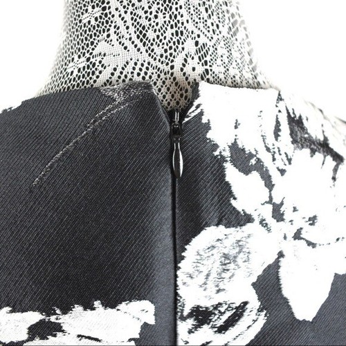 Abito tubino Natori bianco e nero floreale-jacquard taglia 12 $229 - Foto 10 di 12