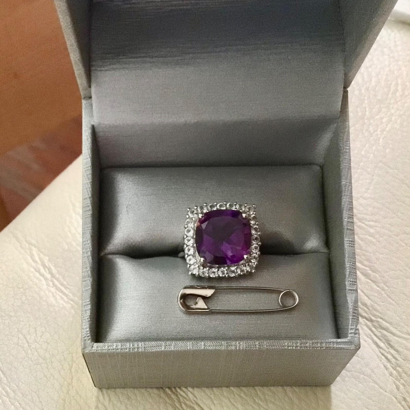 This Amethyst gemstone dinner ring steals the sho… - image 3