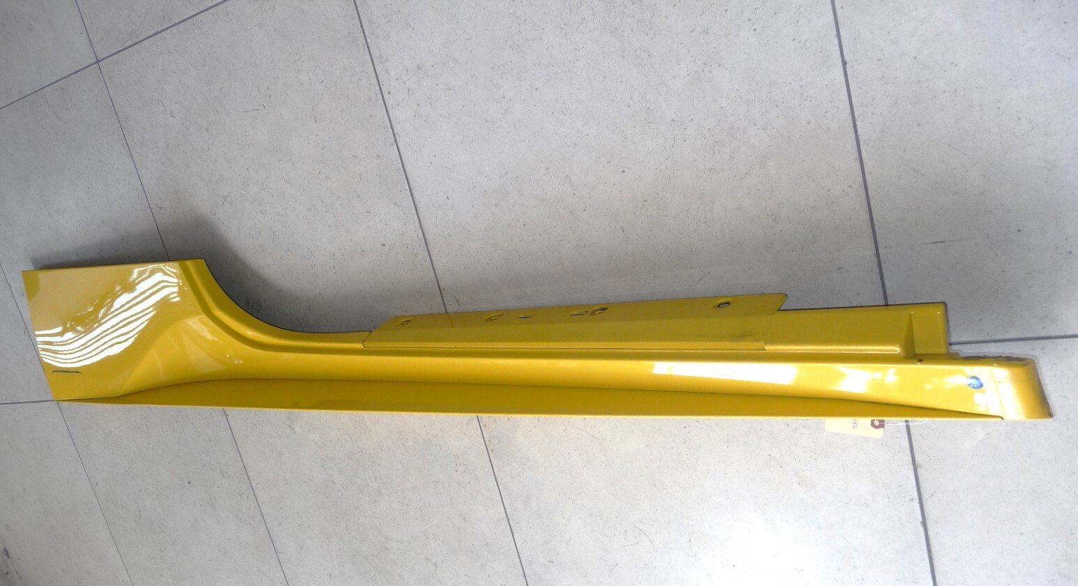 10-14 Ferrari 458 Italia Spider Right Underdoor Rocker Molding Trim 83243210 OE