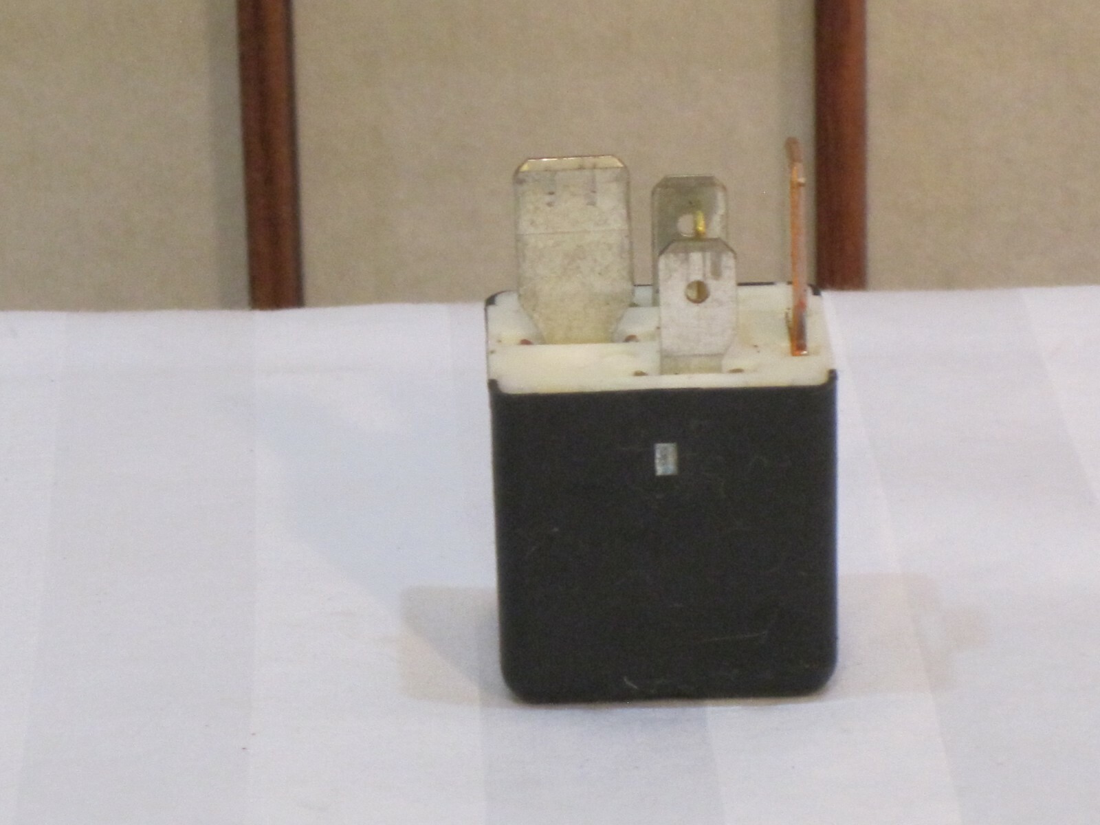 DENSO RELAY FUSE BOX BLACK 9098704006 for TOYOTA 1567001580 GRADE B