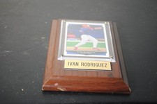 1999 Victory Ivan Rodriguez Baseball Card in Plastic Frame on Wood Backing